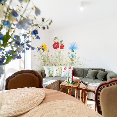Cztery Pory Roku Appartement Wiele Buitenkant foto