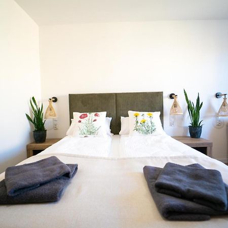 Cztery Pory Roku Appartement Wiele Buitenkant foto