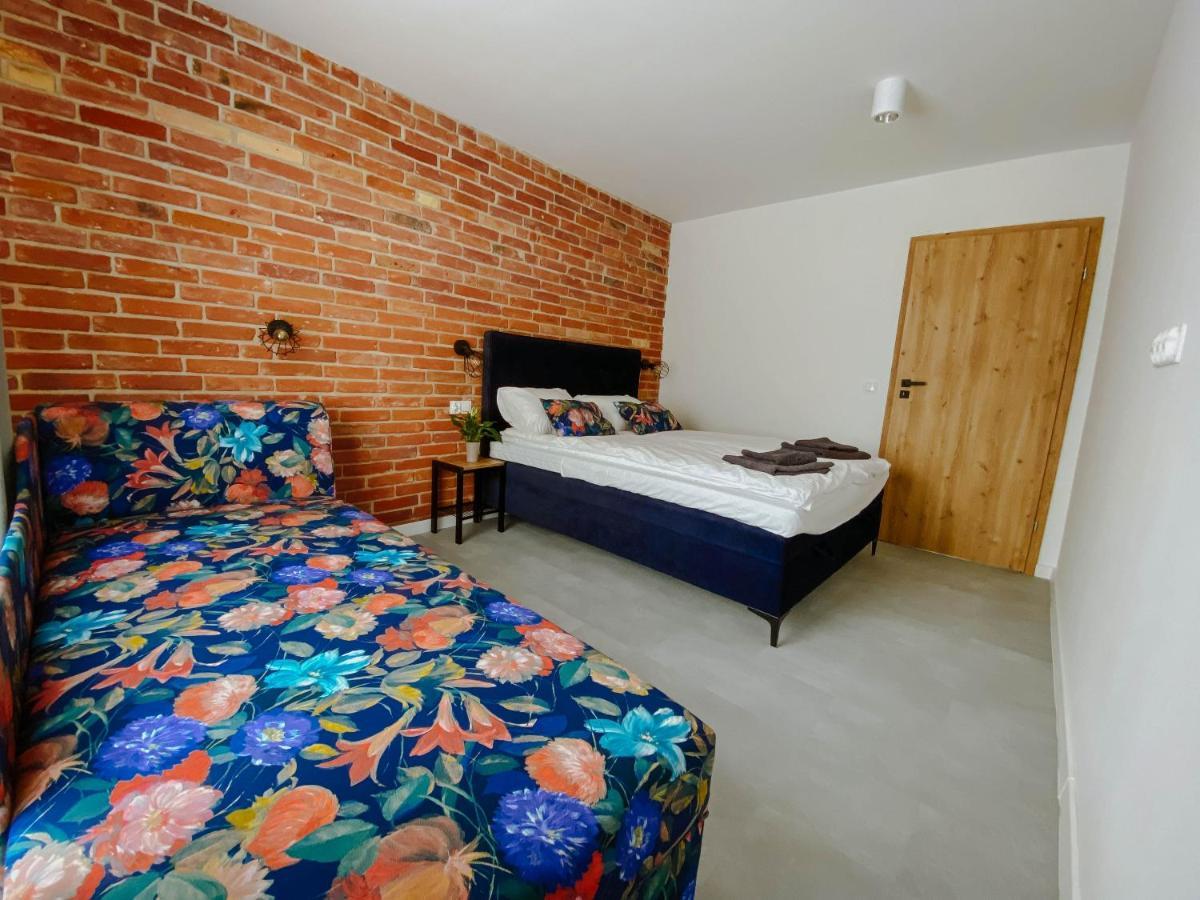 Cztery Pory Roku Appartement Wiele Buitenkant foto