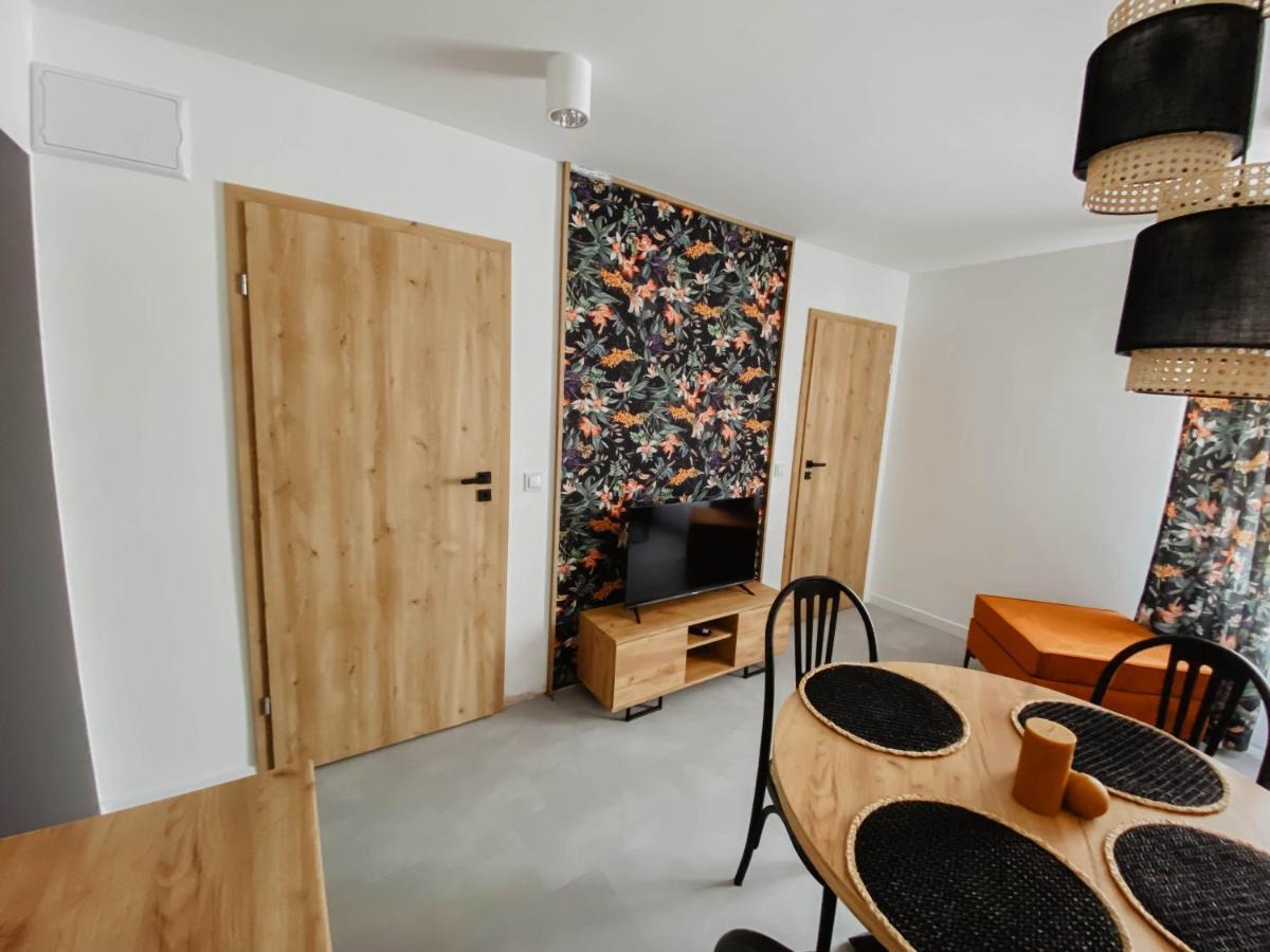 Cztery Pory Roku Appartement Wiele Buitenkant foto