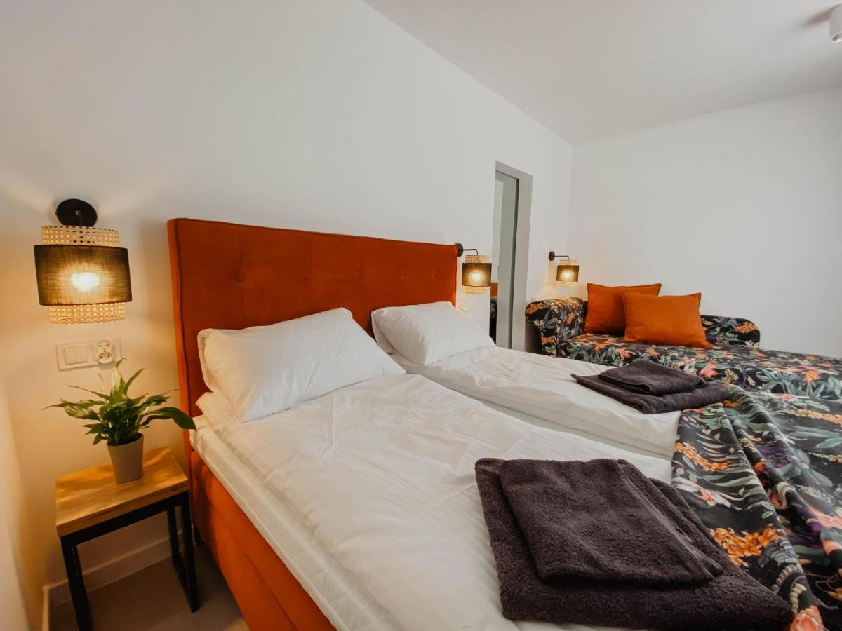Cztery Pory Roku Appartement Wiele Buitenkant foto