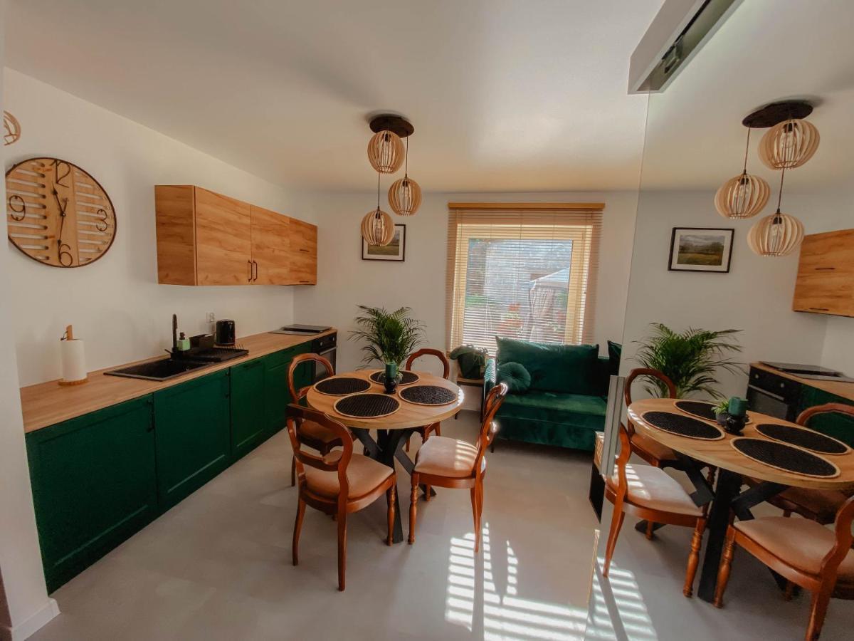 Cztery Pory Roku Appartement Wiele Buitenkant foto