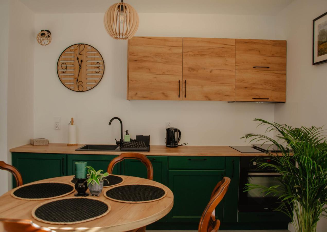 Cztery Pory Roku Appartement Wiele Buitenkant foto