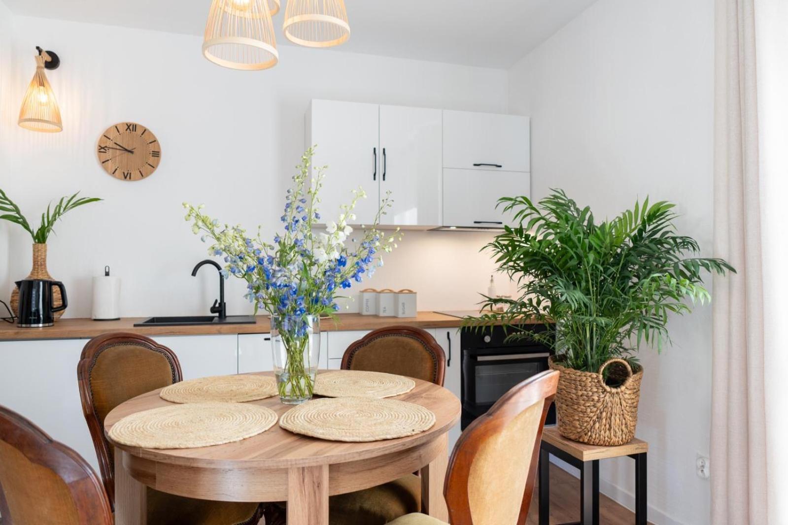 Cztery Pory Roku Appartement Wiele Buitenkant foto