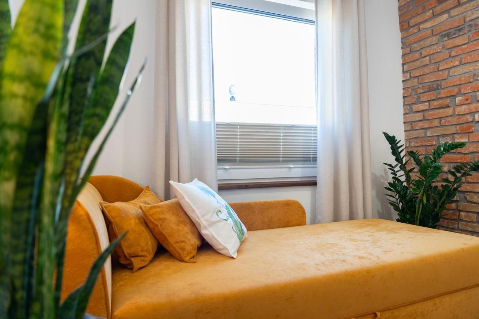Cztery Pory Roku Appartement Wiele Buitenkant foto