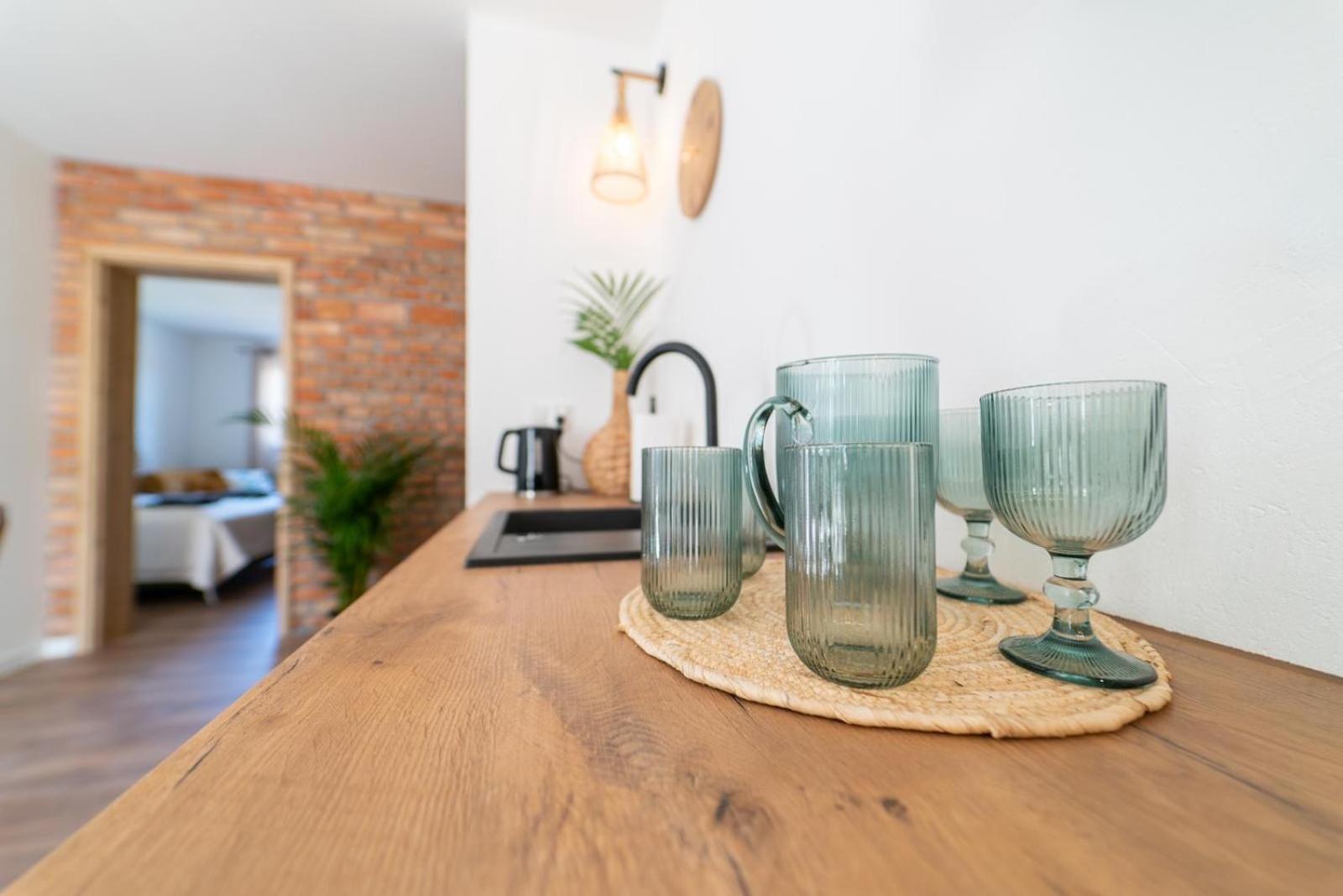 Cztery Pory Roku Appartement Wiele Buitenkant foto