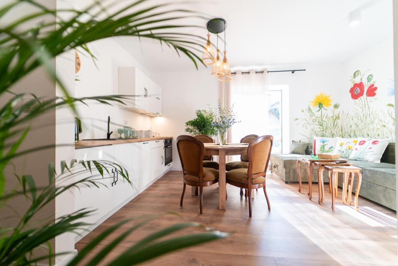 Cztery Pory Roku Appartement Wiele Buitenkant foto