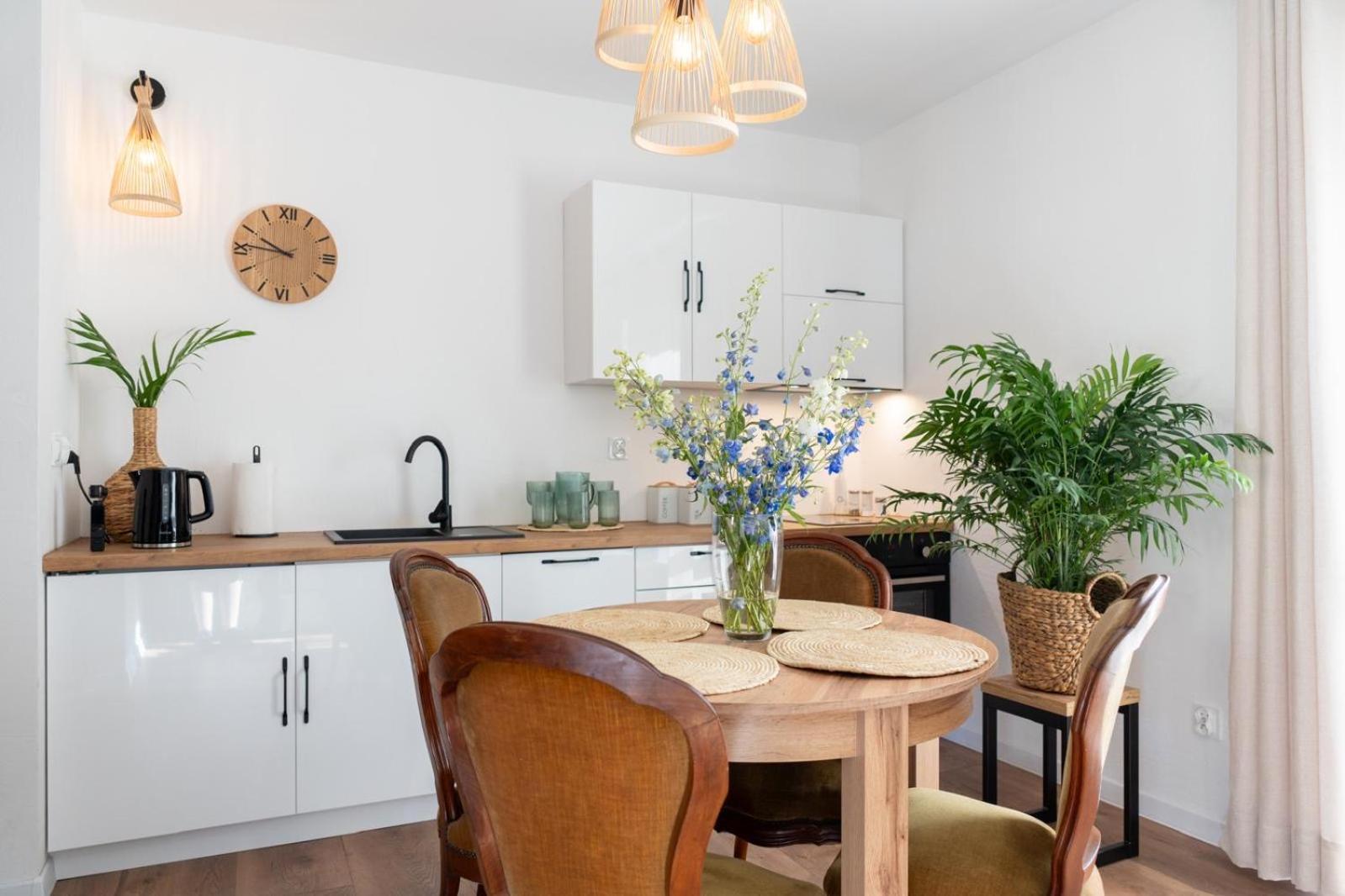 Cztery Pory Roku Appartement Wiele Buitenkant foto