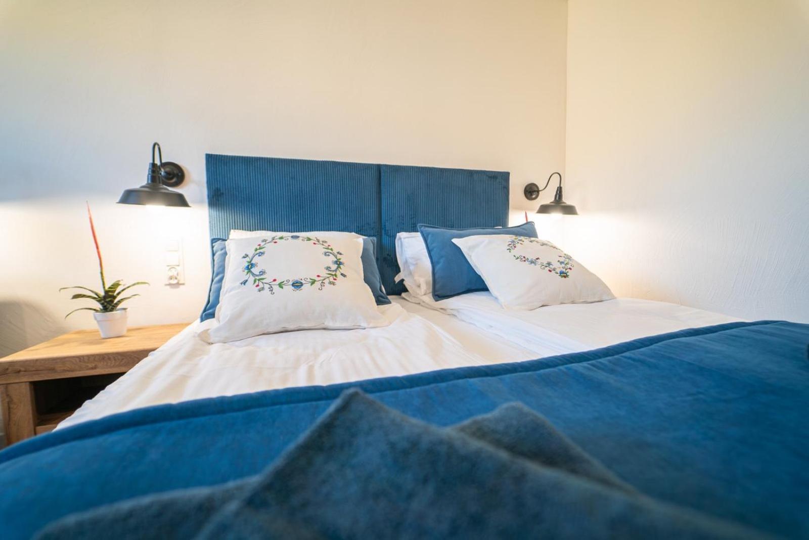 Cztery Pory Roku Appartement Wiele Buitenkant foto