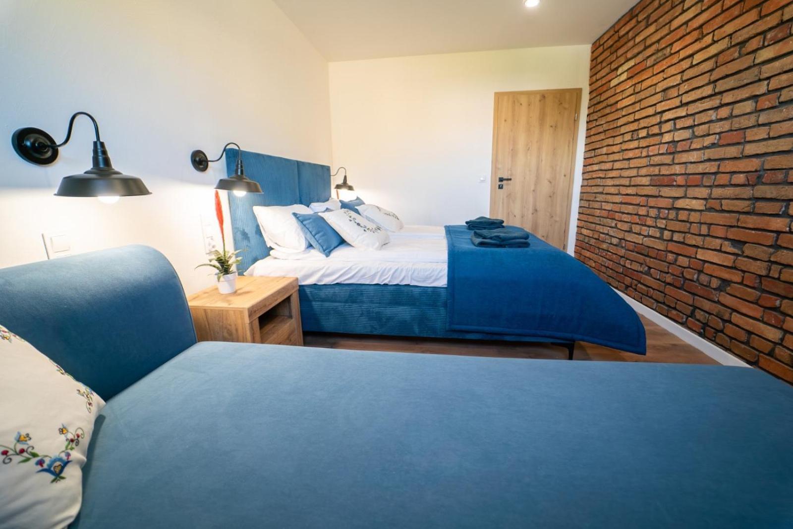 Cztery Pory Roku Appartement Wiele Buitenkant foto