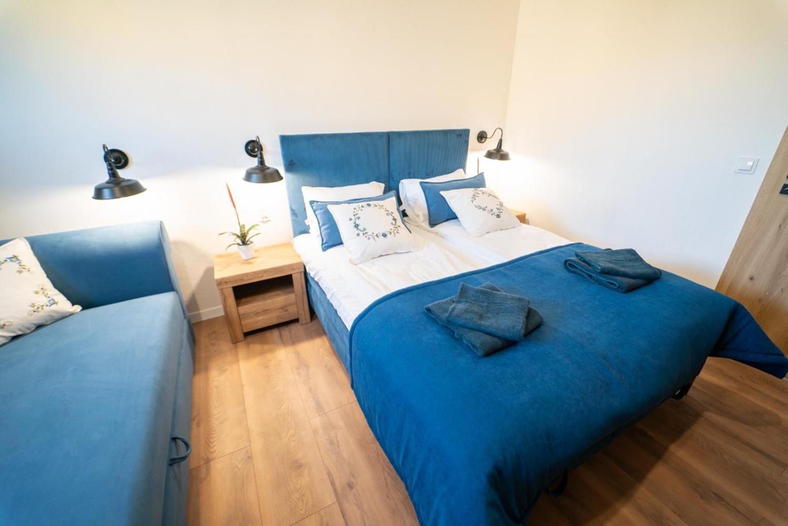 Cztery Pory Roku Appartement Wiele Buitenkant foto