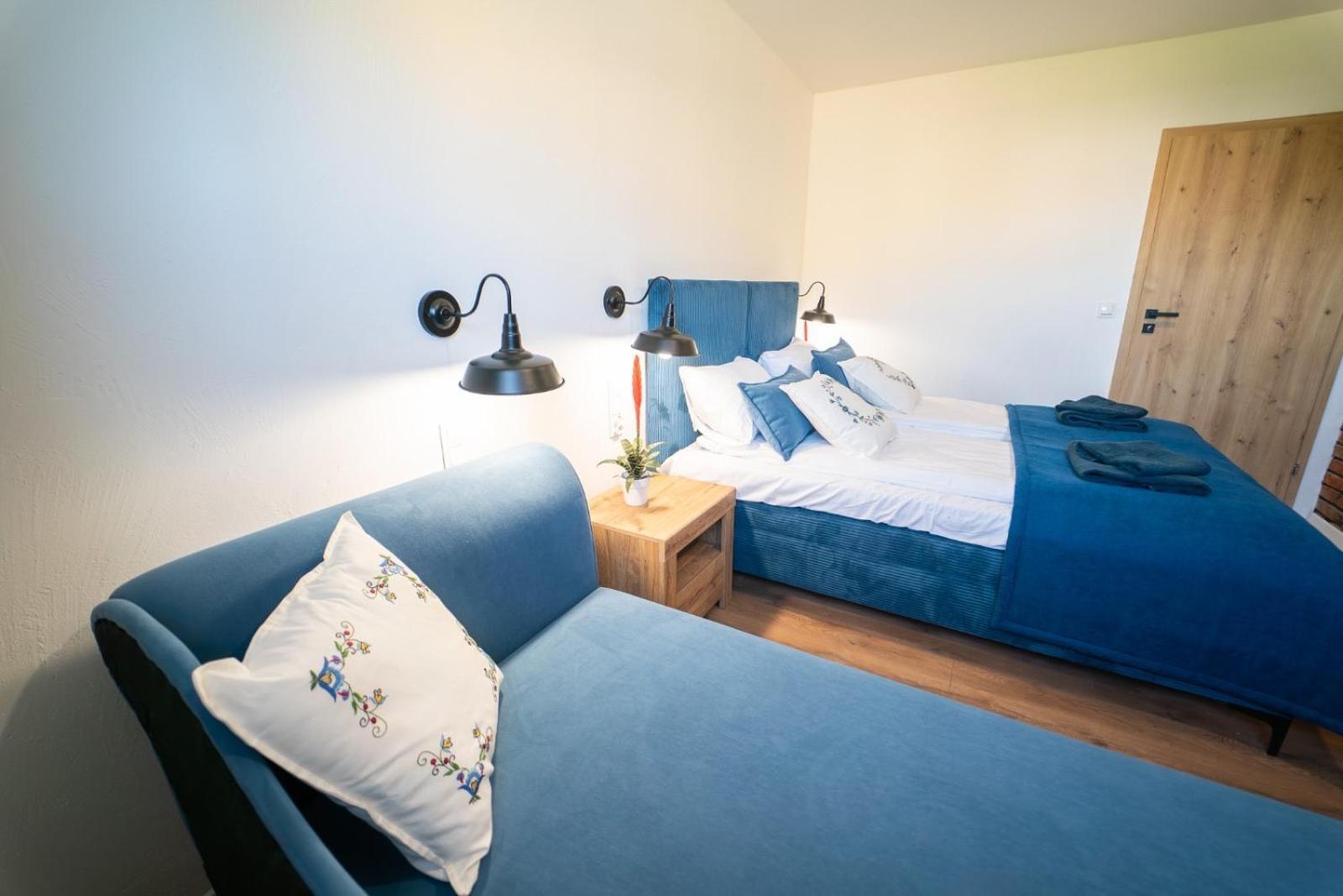 Cztery Pory Roku Appartement Wiele Buitenkant foto