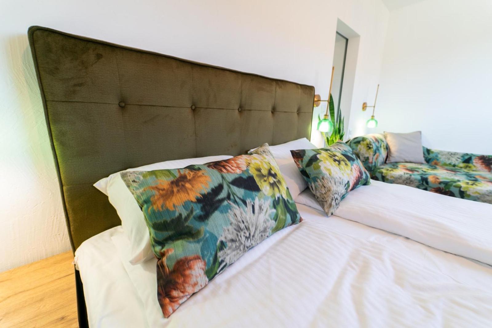 Cztery Pory Roku Appartement Wiele Buitenkant foto