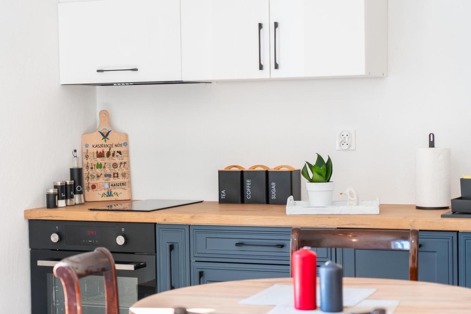 Cztery Pory Roku Appartement Wiele Buitenkant foto