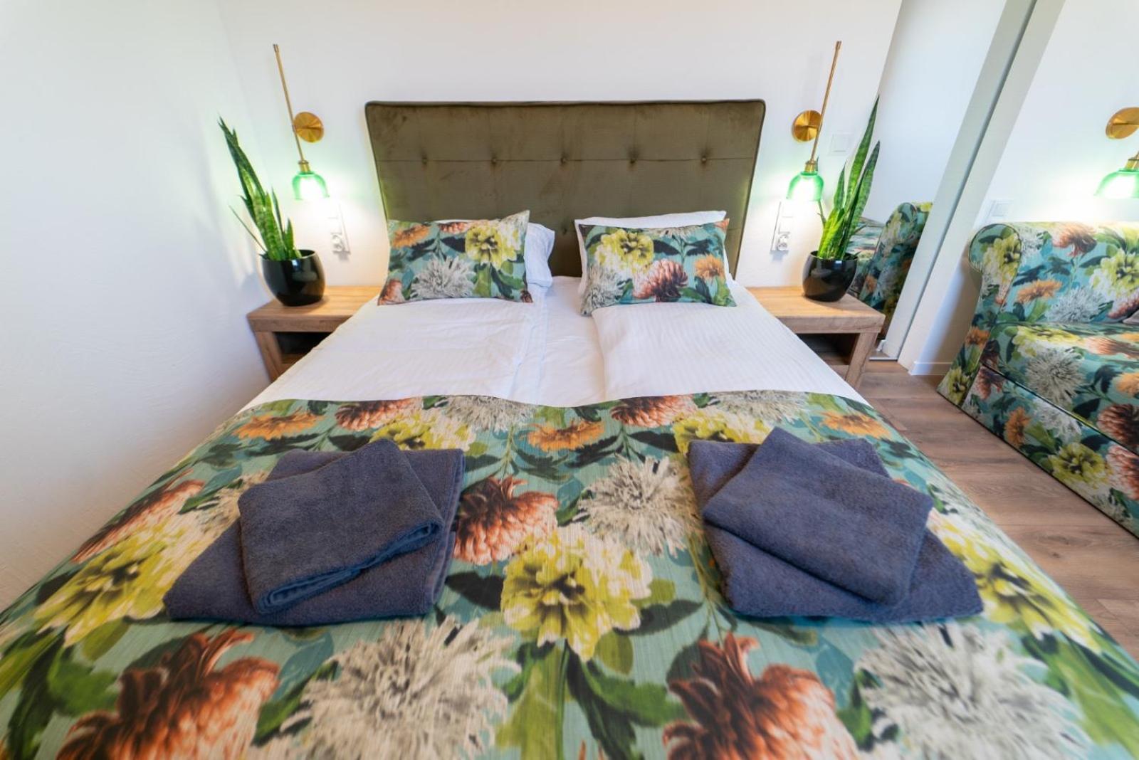 Cztery Pory Roku Appartement Wiele Buitenkant foto
