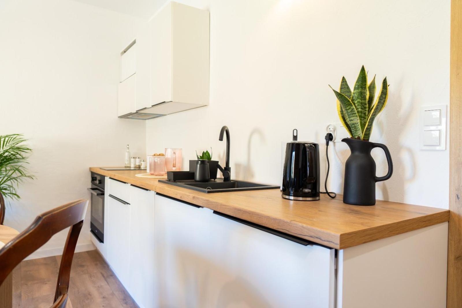 Cztery Pory Roku Appartement Wiele Buitenkant foto